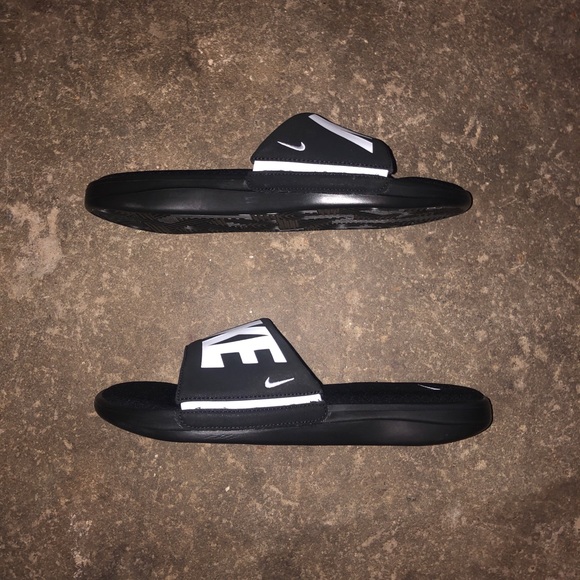 ***SOLD*** Nike Ultra Comfort 3 Slide Black White - Picture 2 of 8